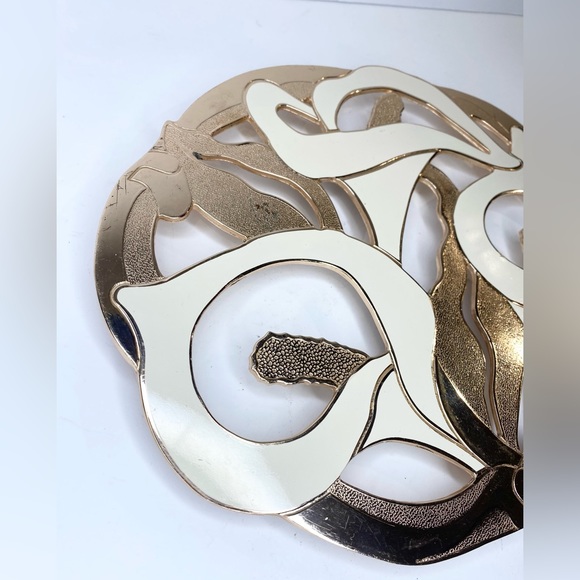 Vintage Rose Gold White Rogers Oneida Japan Lily Metal Wall Decor Trivet - Picture 3 of 9
